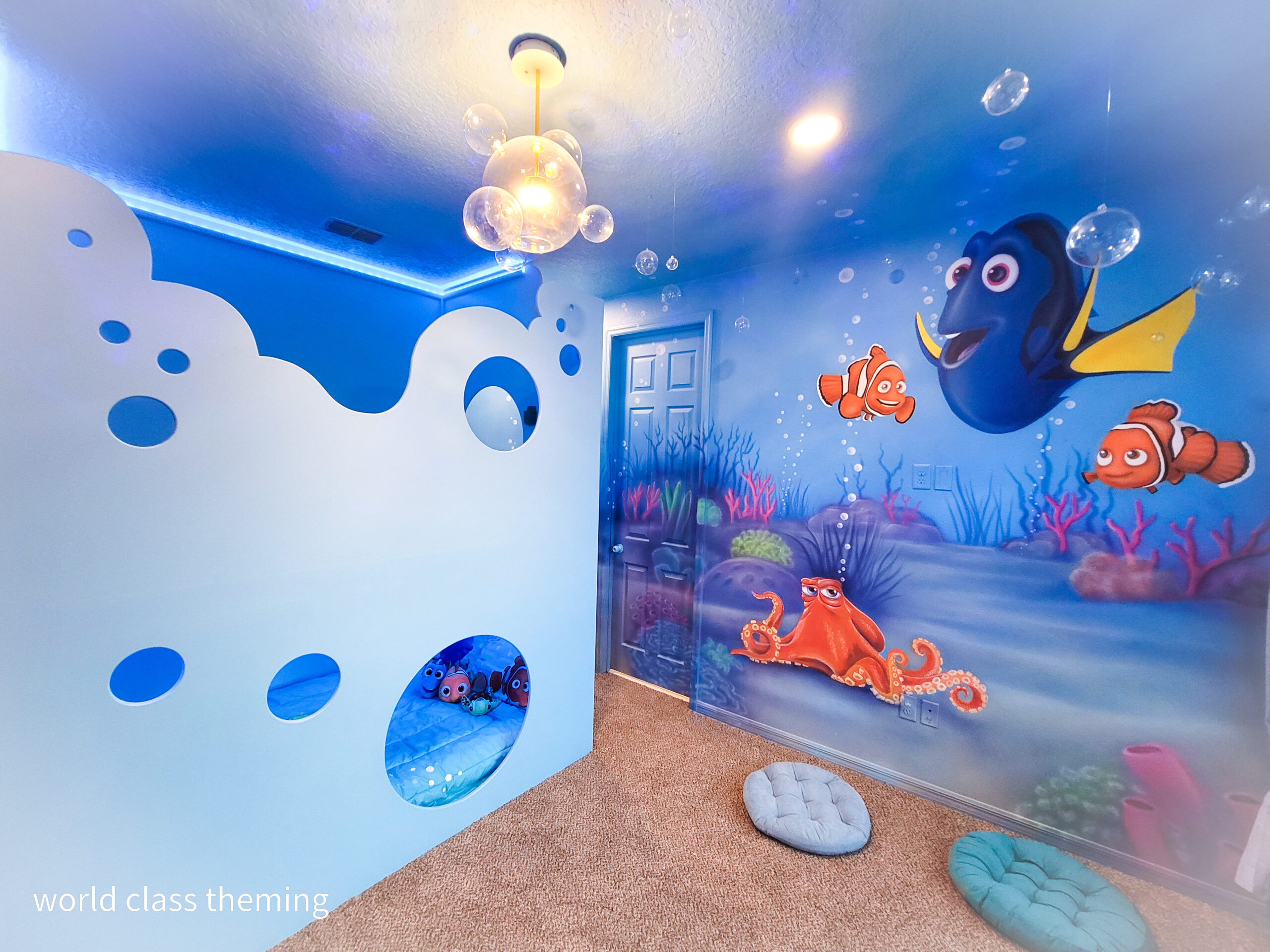 underwater bubble themed kids bedroom airbnb